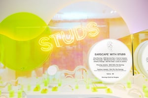 2 Studs Century CIty