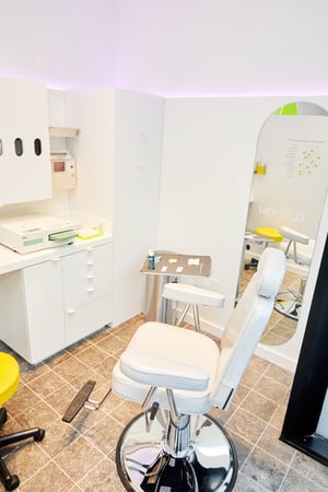 4 Studs Century CIty